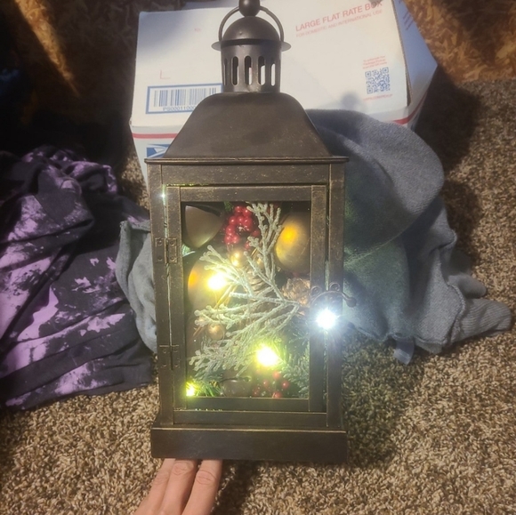 NWT LED Metal Lantern - Picture 2 of 9